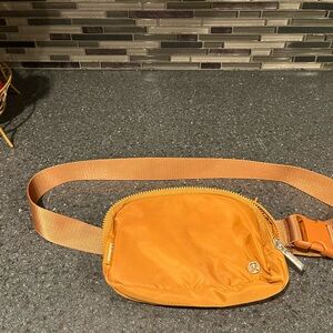 Lulu cross body bag!